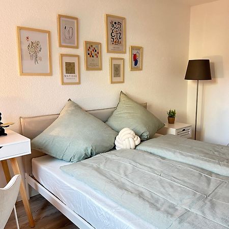 Modernes Designer-Apartment Fuer 7 Gaeste - 80Qm In Zentraler Lage, Self-Check-In Karlsruhe Luaran gambar