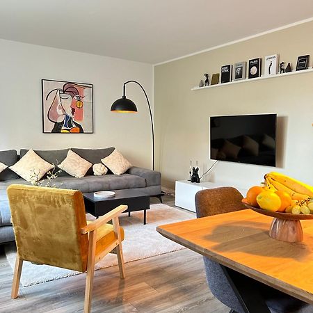Modernes Designer-Apartment Fuer 7 Gaeste - 80Qm In Zentraler Lage, Self-Check-In Karlsruhe Luaran gambar