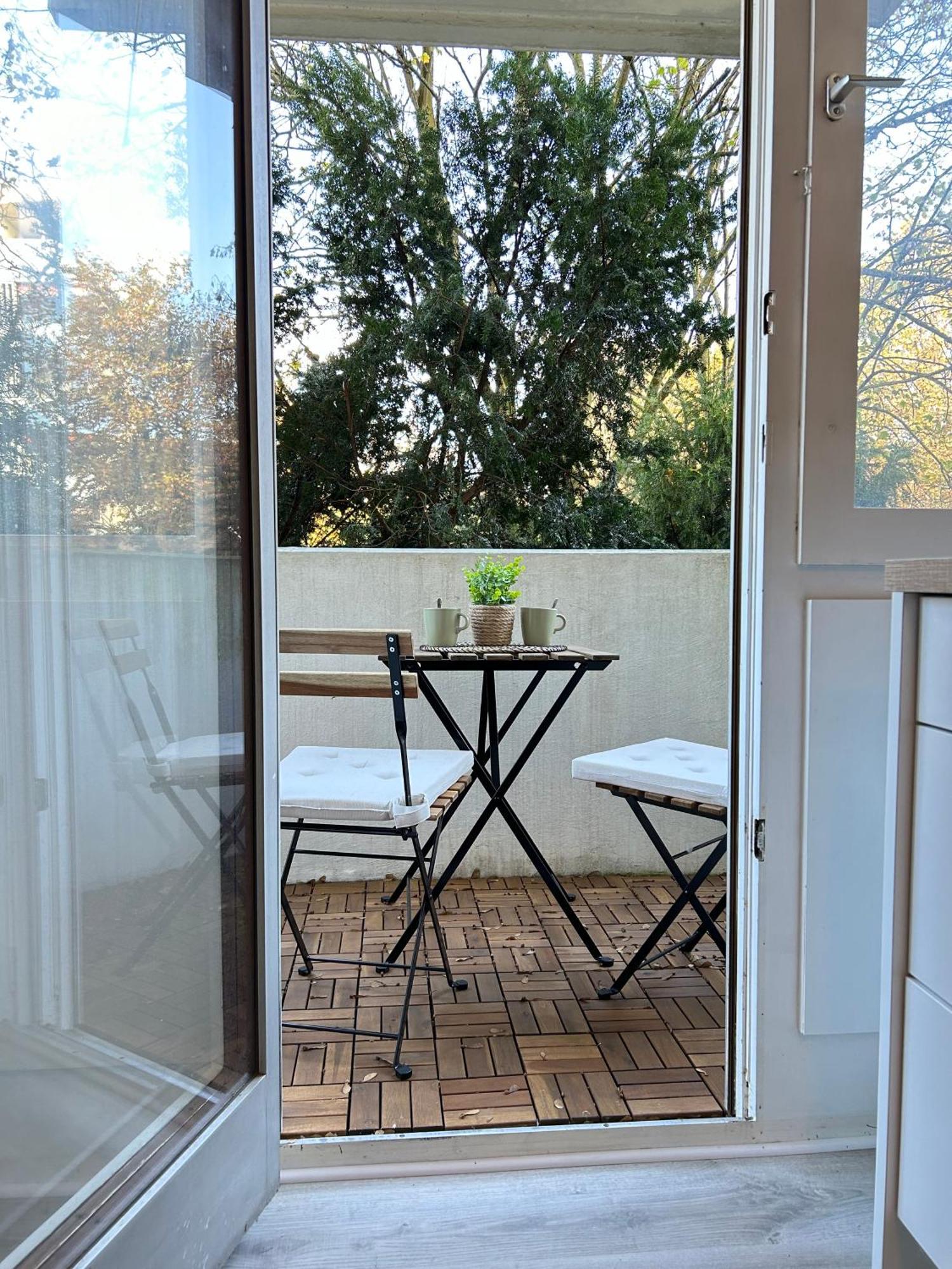 Modernes Designer-Apartment Fuer 7 Gaeste - 80Qm In Zentraler Lage, Self-Check-In Karlsruhe Luaran gambar