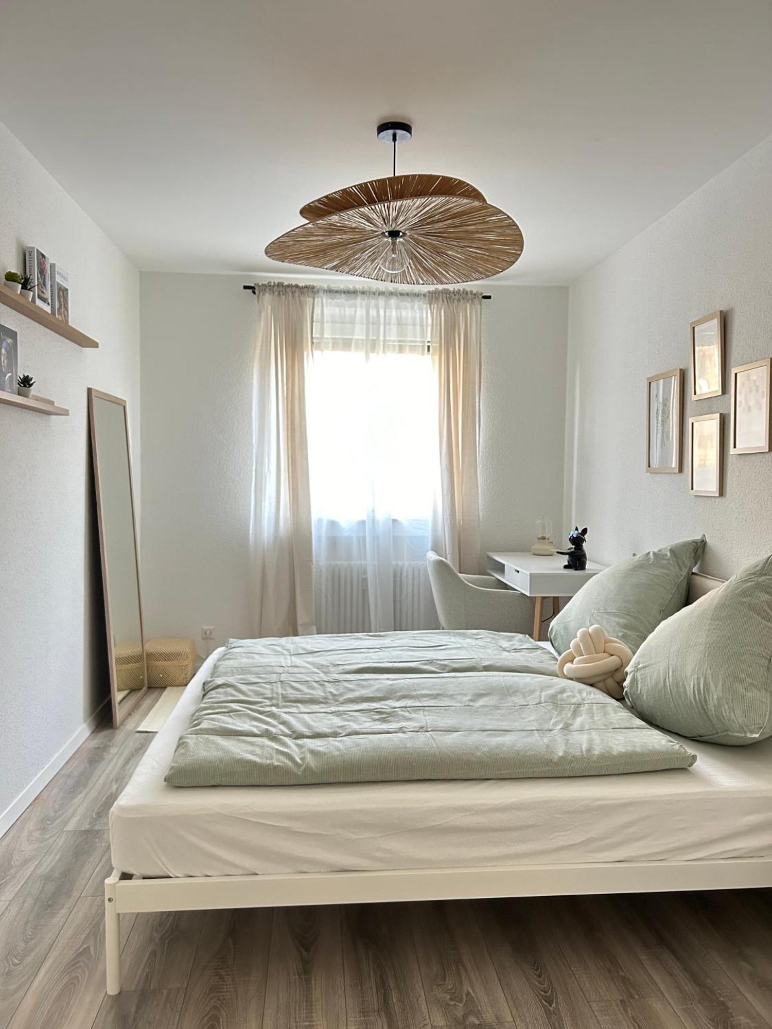 Modernes Designer-Apartment Fuer 7 Gaeste - 80Qm In Zentraler Lage, Self-Check-In Karlsruhe Luaran gambar